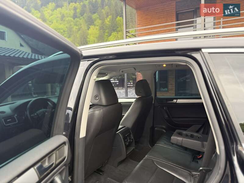 Позашляховик / Кросовер Volkswagen Touareg 2011 в Міжгір'ї