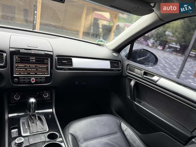Позашляховик / Кросовер Volkswagen Touareg 2011 в Міжгір'ї