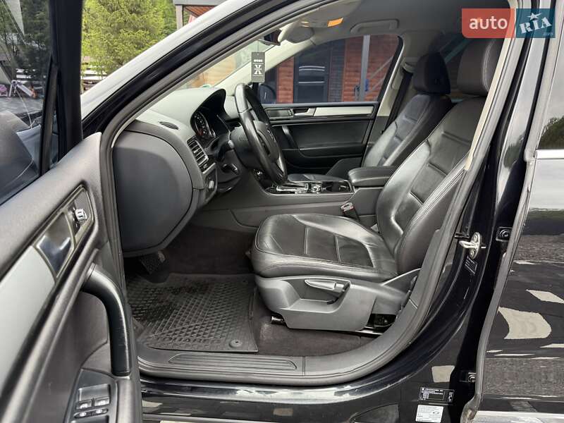 Позашляховик / Кросовер Volkswagen Touareg 2011 в Міжгір'ї