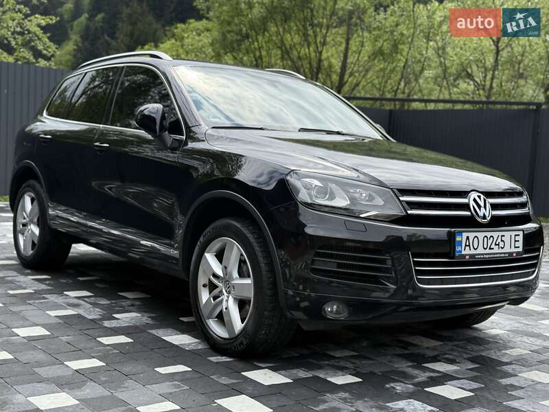 Позашляховик / Кросовер Volkswagen Touareg 2011 в Міжгір'ї