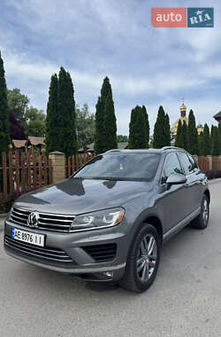 Внедорожник / Кроссовер Volkswagen Touareg 2017 в Днепре