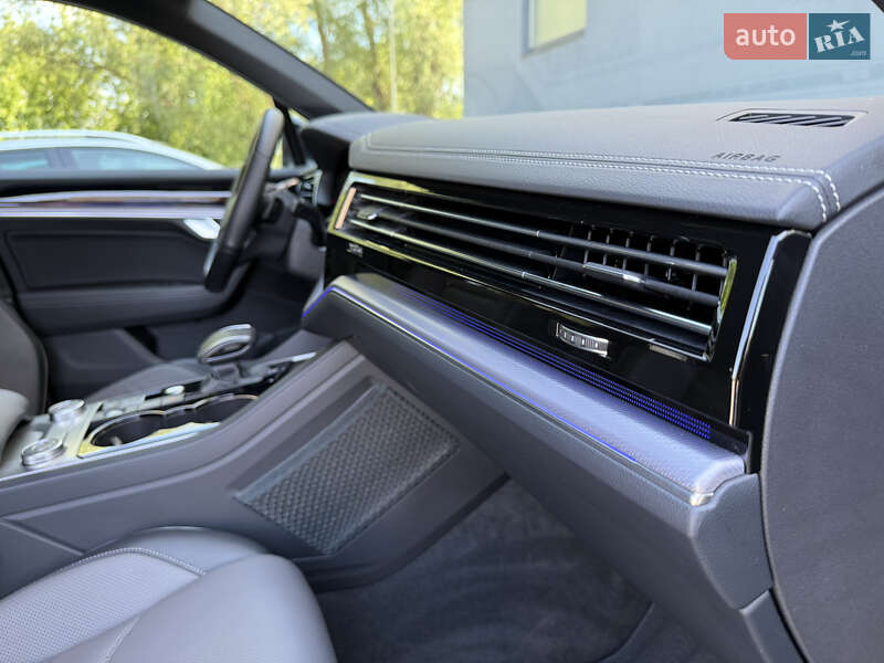 Позашляховик / Кросовер Volkswagen Touareg 2021 в Хмельницькому