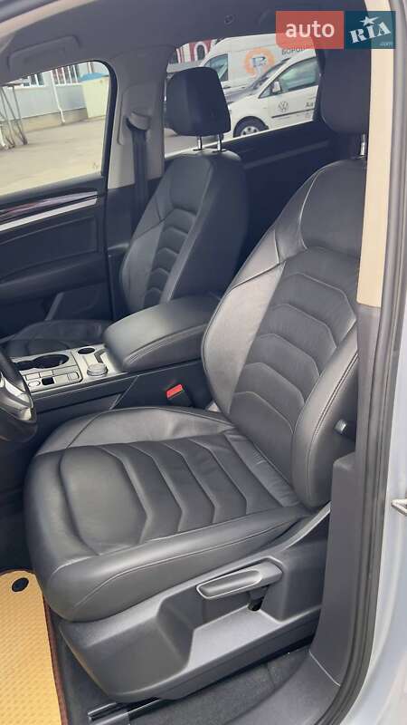Внедорожник / Кроссовер Volkswagen Touareg 2019 в Харькове