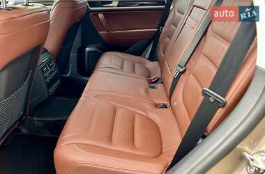 Внедорожник / Кроссовер Volkswagen Touareg 2017 в 