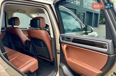 Внедорожник / Кроссовер Volkswagen Touareg 2017 в 