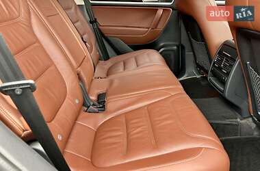 Внедорожник / Кроссовер Volkswagen Touareg 2017 в 