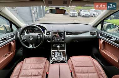 Внедорожник / Кроссовер Volkswagen Touareg 2017 в 