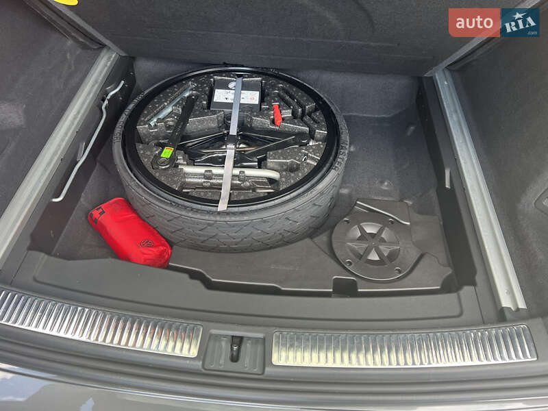 Позашляховик / Кросовер Volkswagen Touareg 2019 в Кам'янець-Подільському