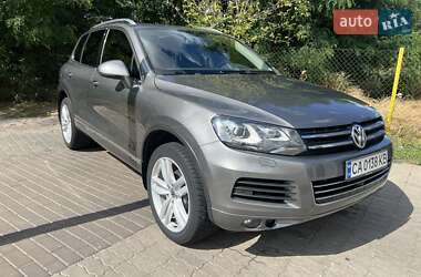 Внедорожник / Кроссовер Volkswagen Touareg 2011 в 