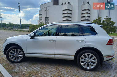 Внедорожник / Кроссовер Volkswagen Touareg 2016 в Киеве