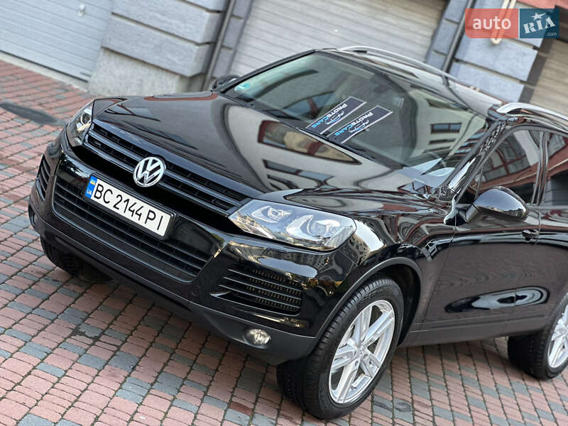 Позашляховик / Кросовер Volkswagen Touareg 2012 в Івано-Франківську