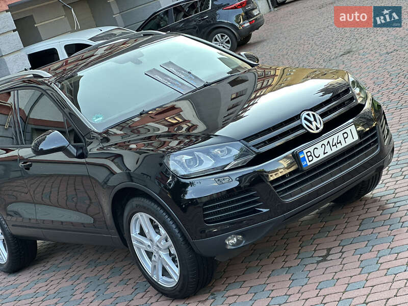 Позашляховик / Кросовер Volkswagen Touareg 2012 в Івано-Франківську