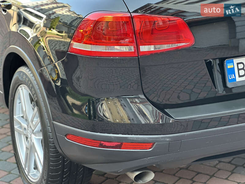 Позашляховик / Кросовер Volkswagen Touareg 2012 в Івано-Франківську
