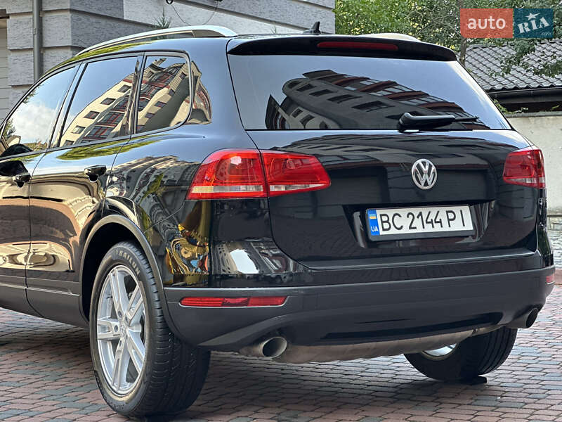 Позашляховик / Кросовер Volkswagen Touareg 2012 в Івано-Франківську