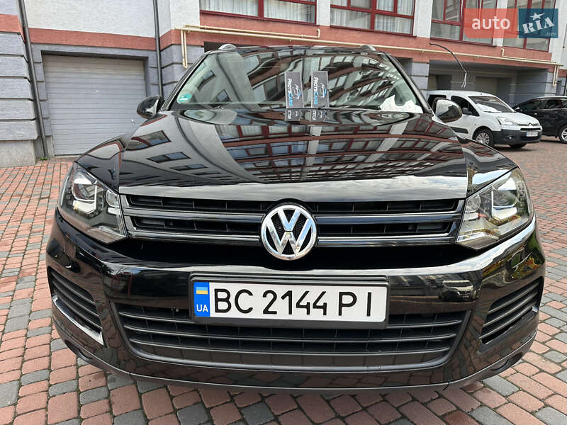Позашляховик / Кросовер Volkswagen Touareg 2012 в Івано-Франківську