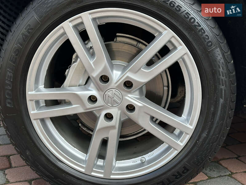 Позашляховик / Кросовер Volkswagen Touareg 2012 в Івано-Франківську