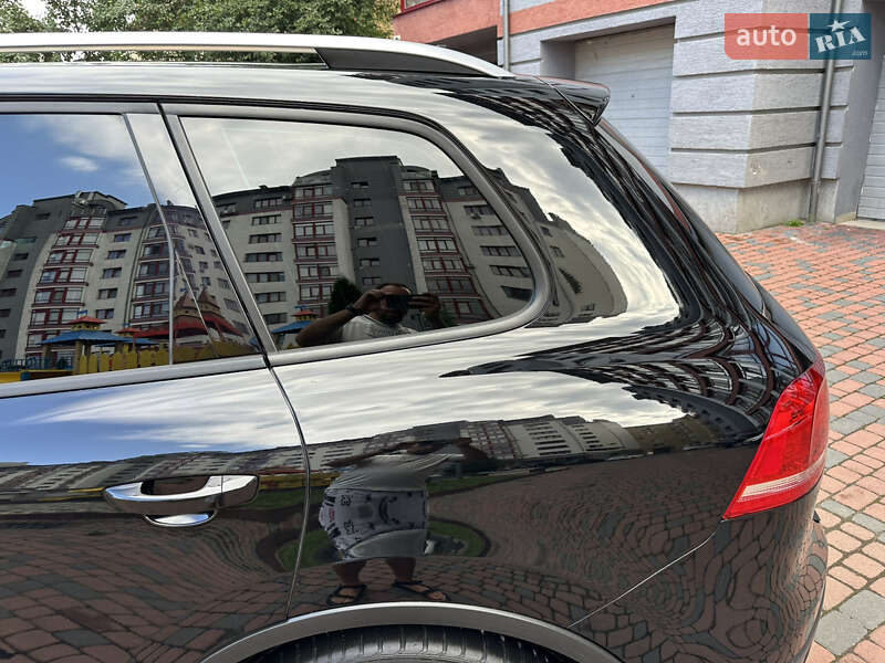 Позашляховик / Кросовер Volkswagen Touareg 2012 в Івано-Франківську