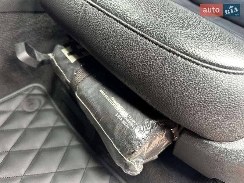Позашляховик / Кросовер Volkswagen Touareg 2012 в Івано-Франківську
