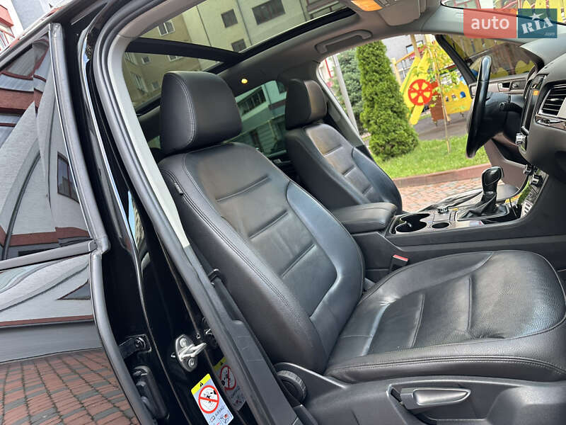 Позашляховик / Кросовер Volkswagen Touareg 2012 в Івано-Франківську