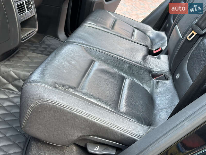 Позашляховик / Кросовер Volkswagen Touareg 2012 в Івано-Франківську