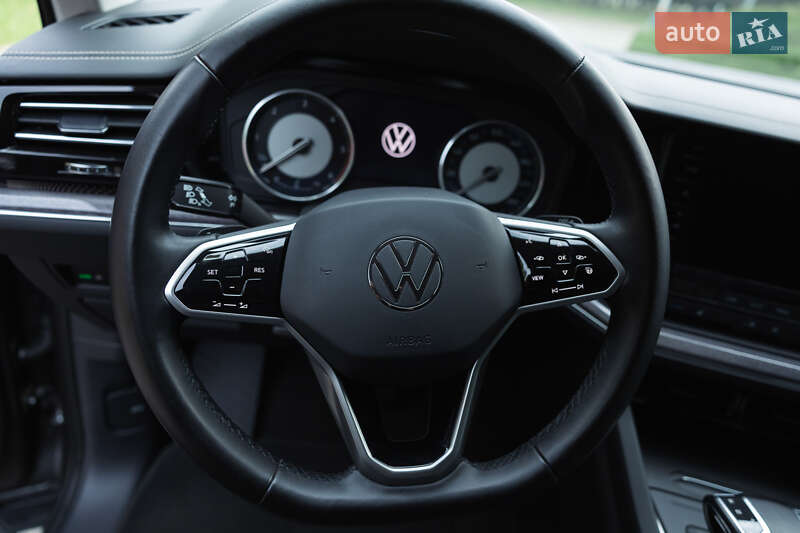 Позашляховик / Кросовер Volkswagen Touareg 2021 в Харкові