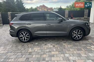 Позашляховик / Кросовер Volkswagen Touareg 2024 в Києві