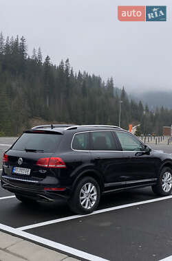 Внедорожник / Кроссовер Volkswagen Touareg 2011 в 