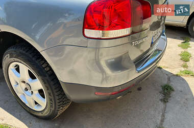 Внедорожник / Кроссовер Volkswagen Touareg 2004 в 