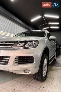 Позашляховик / Кросовер Volkswagen Touareg 2011 в Одесі