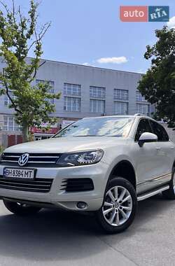 Позашляховик / Кросовер Volkswagen Touareg 2011 в Одесі