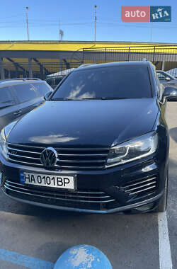 Внедорожник / Кроссовер Volkswagen Touareg 2015 в 