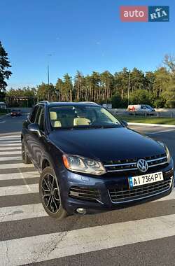 Внедорожник / Кроссовер Volkswagen Touareg 2011 в 