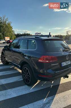 Внедорожник / Кроссовер Volkswagen Touareg 2011 в 
