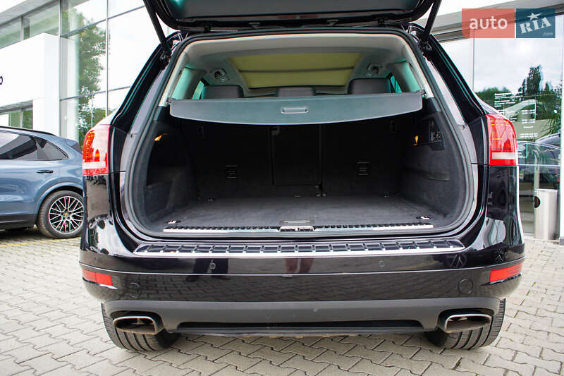 Внедорожник / Кроссовер Volkswagen Touareg 2014 в Житомире