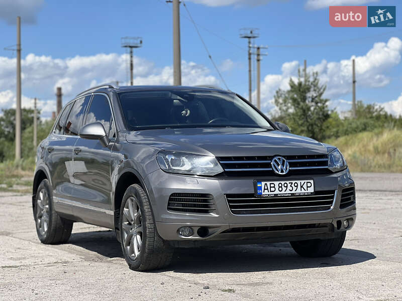 Внедорожник / Кроссовер Volkswagen Touareg 2012 в Жмеринке