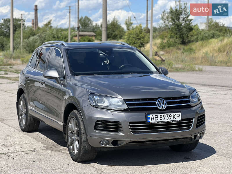 Внедорожник / Кроссовер Volkswagen Touareg 2012 в Жмеринке