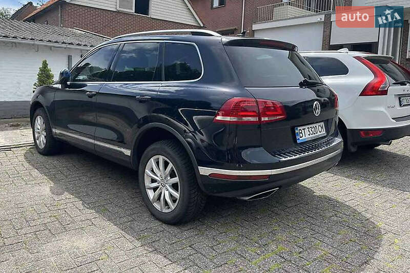 Внедорожник / Кроссовер Volkswagen Touareg 2016 в Киеве