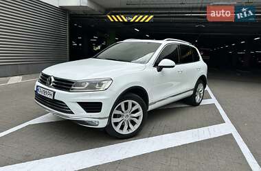 Внедорожник / Кроссовер Volkswagen Touareg 2016 в Киеве