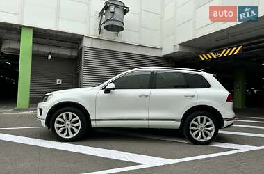 Внедорожник / Кроссовер Volkswagen Touareg 2016 в 