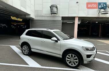 Внедорожник / Кроссовер Volkswagen Touareg 2016 в 