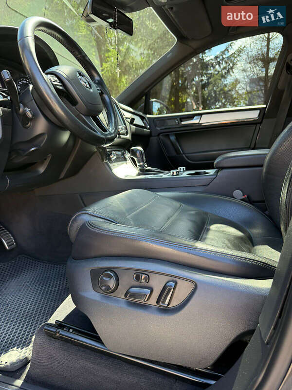 Внедорожник / Кроссовер Volkswagen Touareg 2012 в Ивано-Франковске