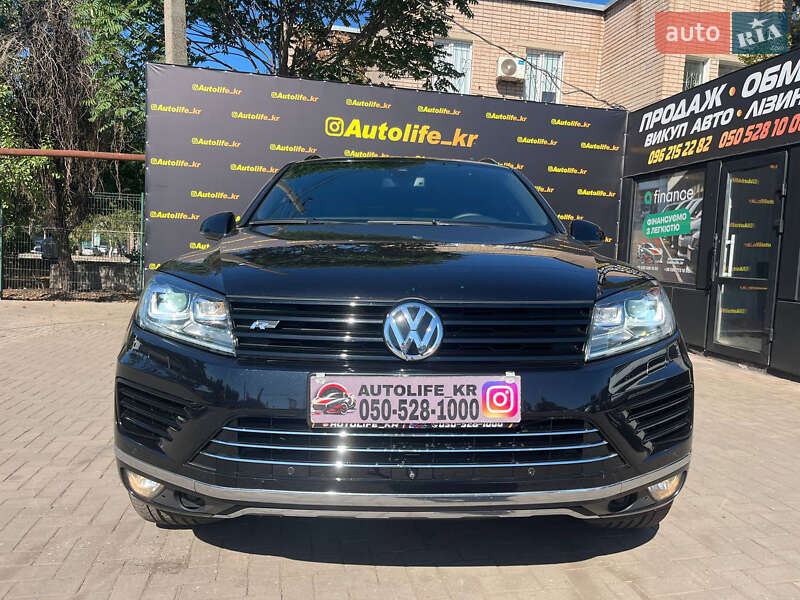 Позашляховик / Кросовер Volkswagen Touareg 2015 в Кривому Розі
