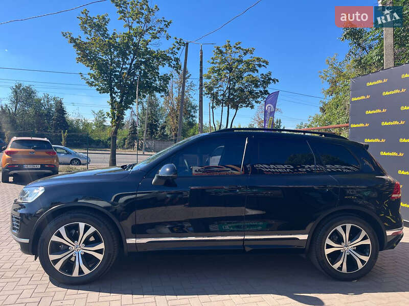 Позашляховик / Кросовер Volkswagen Touareg 2015 в Кривому Розі