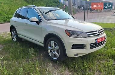 Внедорожник / Кроссовер Volkswagen Touareg 2011 в 