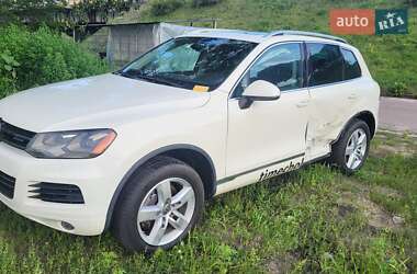Внедорожник / Кроссовер Volkswagen Touareg 2011 в 