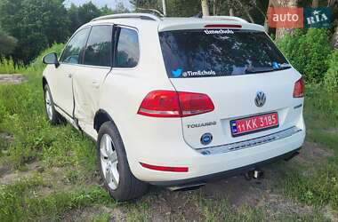 Внедорожник / Кроссовер Volkswagen Touareg 2011 в 