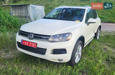 Внедорожник / Кроссовер Volkswagen Touareg 2011 в 