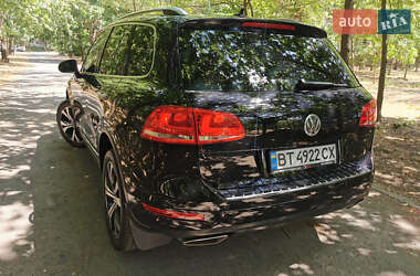 Внедорожник / Кроссовер Volkswagen Touareg 2014 в 