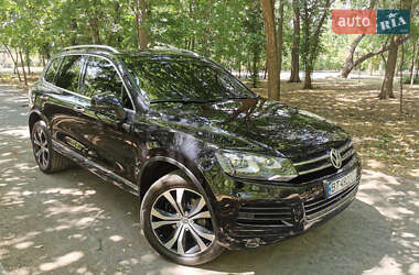 Внедорожник / Кроссовер Volkswagen Touareg 2014 в 