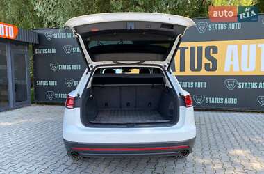 Внедорожник / Кроссовер Volkswagen Touareg 2019 в 
